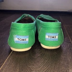 Women’s TOMS Classics